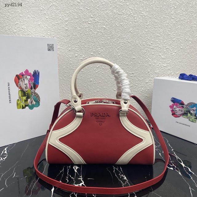 prada女包 普拉達2020年專櫃最新款 小牛皮女士手提包 1BB070 走秀款 prada大號單肩女包  pyd2194