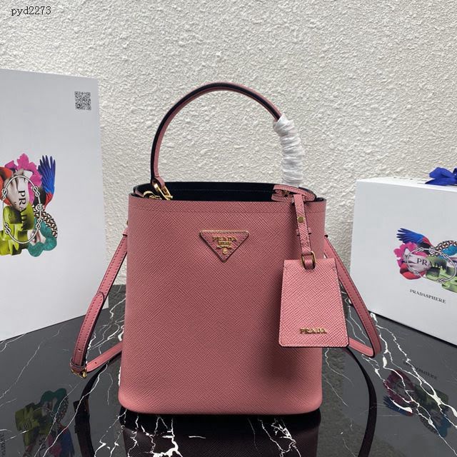 prada女包 普拉達專櫃經典爆款桶包 1BA212 Prada手提包 Prada Saffiano皮肩背包  pyd2273