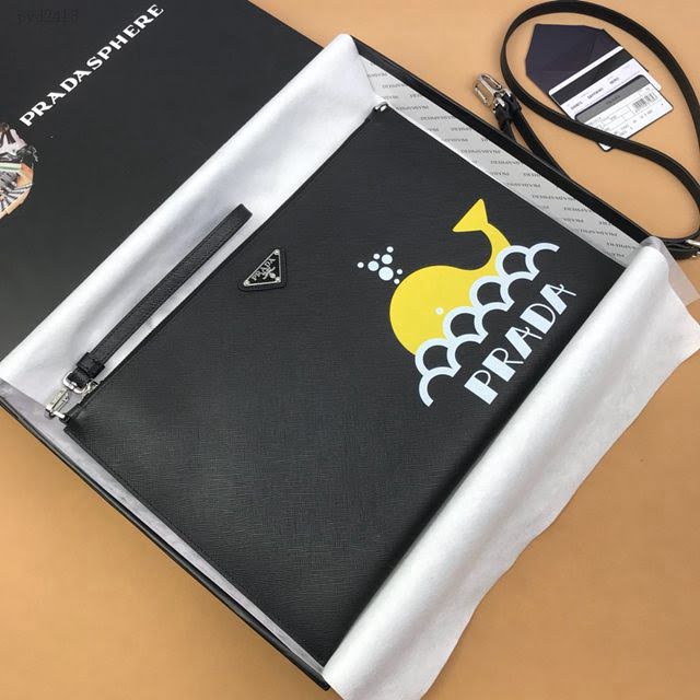 prada手包 普拉達2020最新款限量版手包 2VH073 Prada海馬徽標圖案手拿包  pyd2413