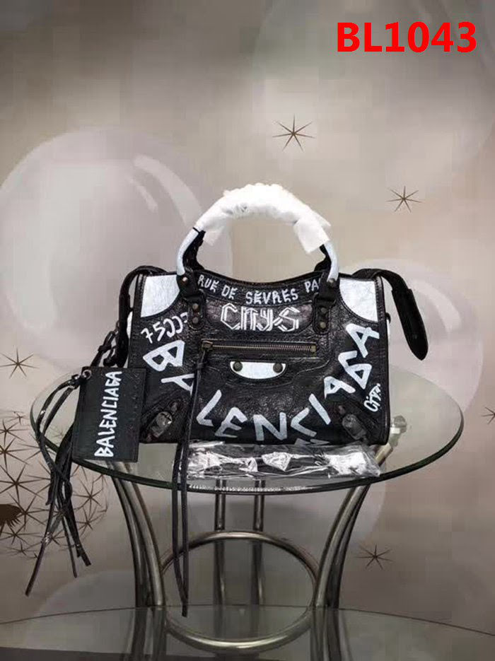 BALENCIAG巴黎世家 歐洲水貨 Balenciaga city小黑釘 限量 爆裂紋羊皮黑白塗鴉 可手提單肩斜跨  BL1043