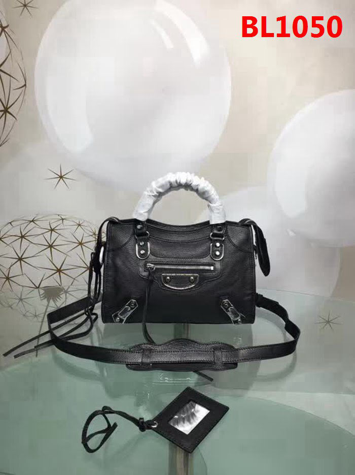 BALENCIAG巴黎世家 原單品質 經典代表作機車包 山羊皮銀邊款 可手提單肩斜跨  BL1050