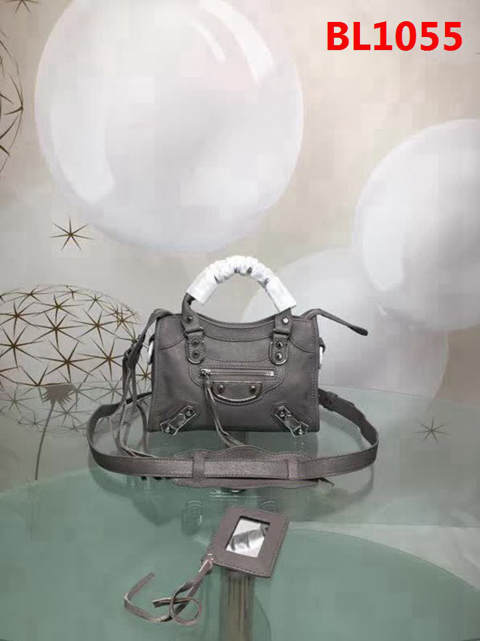 BALENCIAG巴黎世家 原單品質 經典代表作機車包 山羊皮銀邊款 可手提單肩斜跨  BL1055