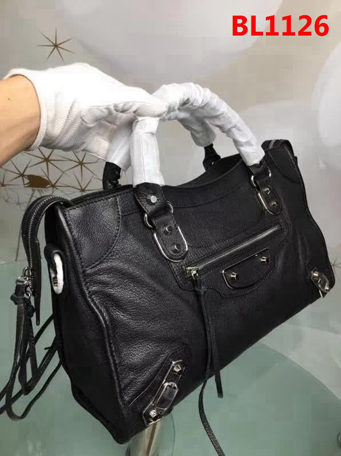 BALENCIAG巴黎世家 原版義大利進口山羊皮 小黑釘 單肩斜挎包  BL1126