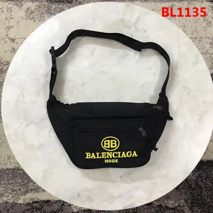 BALENCIAG巴黎世家 帆布胸包腰包 簡單輕便  BL1135