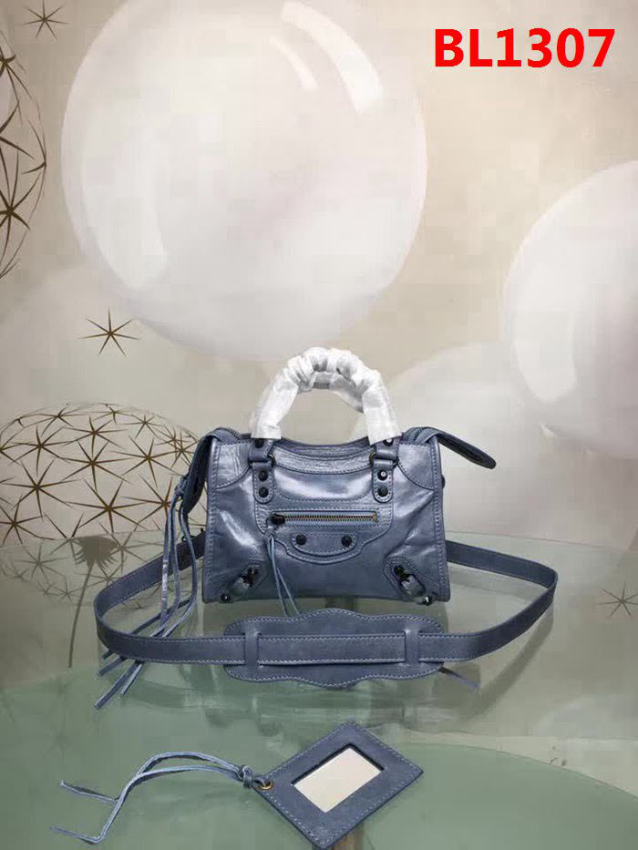 BALENCIAG巴黎世家 經典款 義大利進口原版油蠟頭層牛皮 古銅釘黑色 時尚百搭 手提肩背斜挎包  BL1307