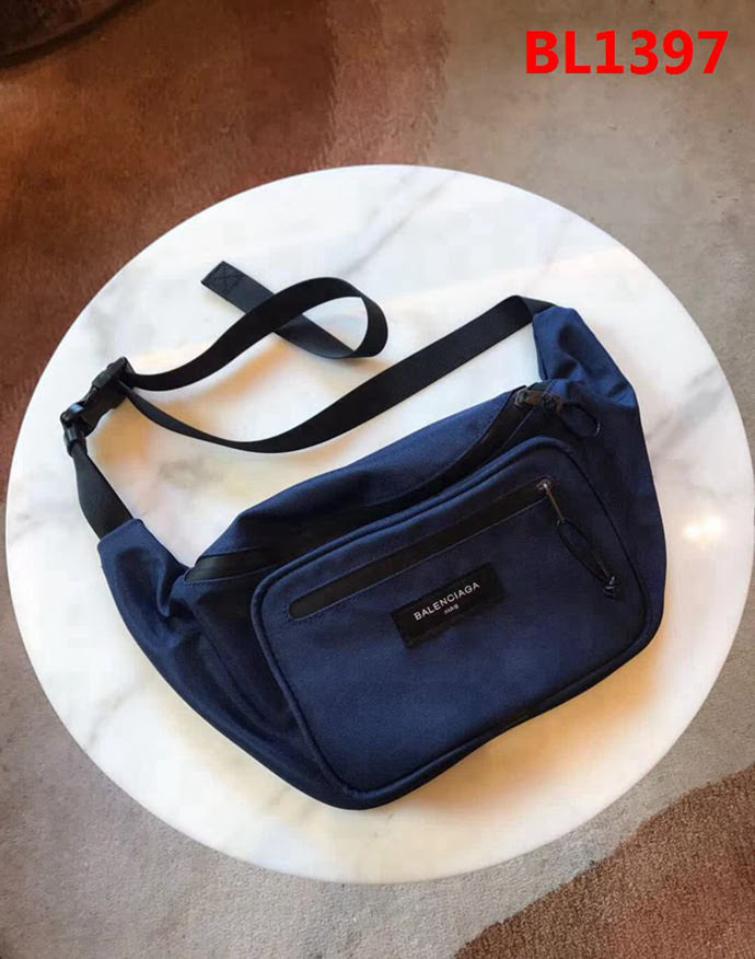 BALENCIAG巴黎世家 實用腰包款 防水面料  BL1397