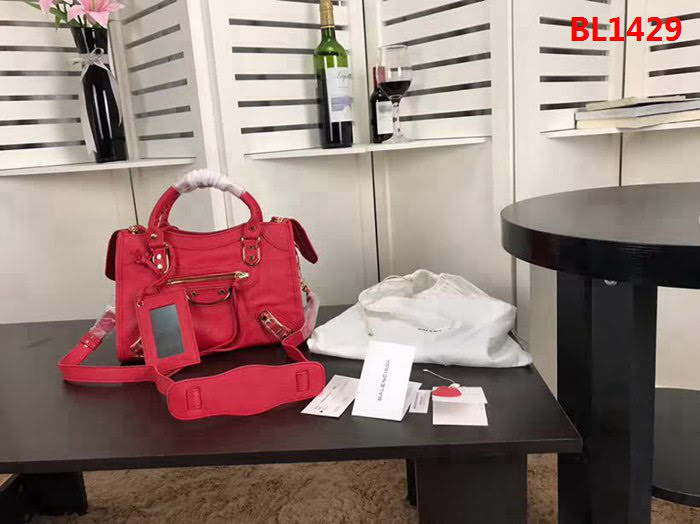 BALENCIAG巴黎世家 經典機車 原版山羊皮 包邊五金款 簡單時尚風格 手提肩背斜挎包  BL1429