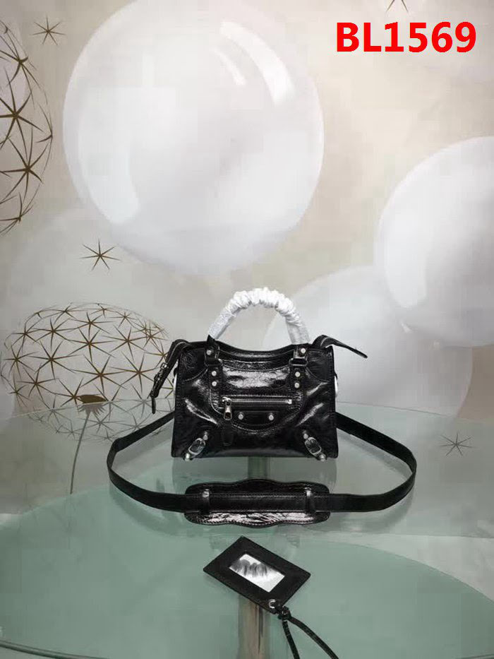 BALENCIAG巴黎世家 義大利進口 原版油蠟頭層牛皮 香皮小銀釘 時尚百搭 手提肩背斜挎包  BL1569