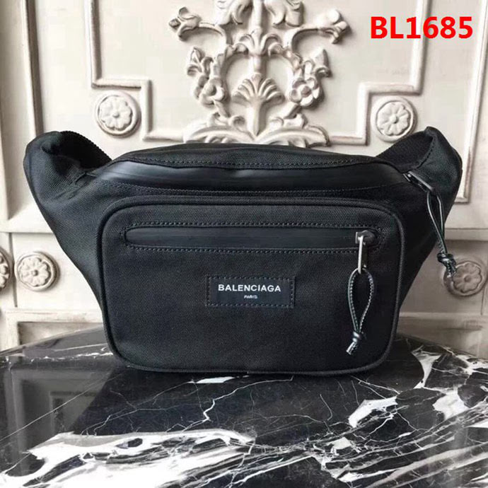BALENCIAG巴黎世家 專櫃同步更新 帆布胸包腰包 簡約兩用包  BL1685