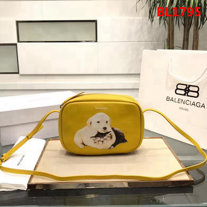 BALENCIAG巴黎世家 大號 萌寵相機包  BL1795
