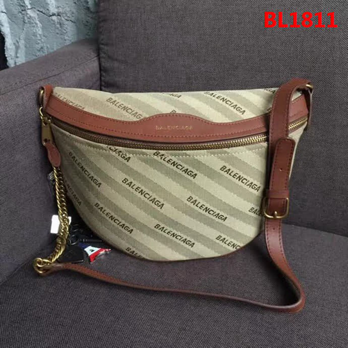 BALENCIAG巴黎世家 半月腰包 帆布材質 滿飾Balenciaga標識提花  BL1811