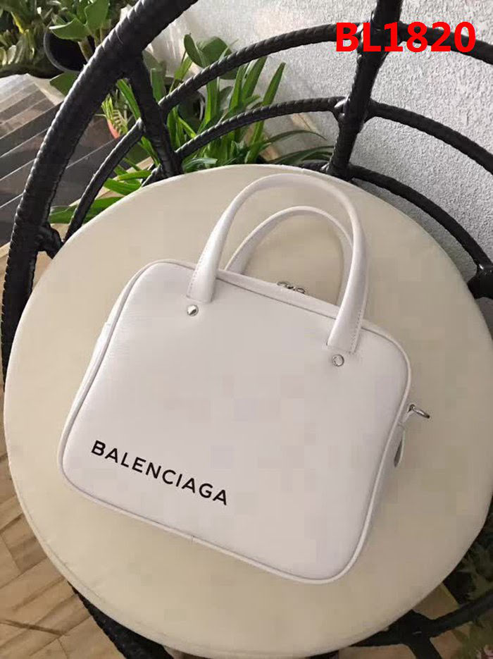 BALENCIAG巴黎世家 18新款枕頭包 可手提肩背  BL1820