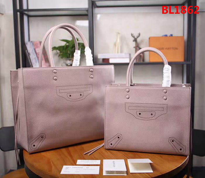 BALENCIAG巴黎世家 超暴款包包 摔紋牛皮手提跨包  BL1862