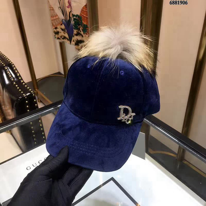 DIOR迪奧 火爆新款 羊絨搭配毛球鴨舌帽 6881906 LLWJ5655