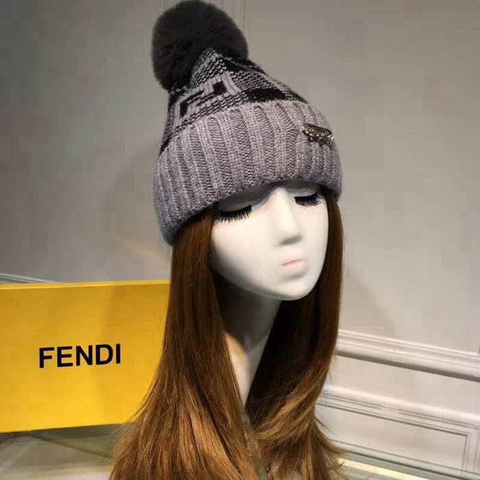 FENDI芬迪 跑量款 新款加厚加絨保暖兔絨毛線帽 LLWJ7600