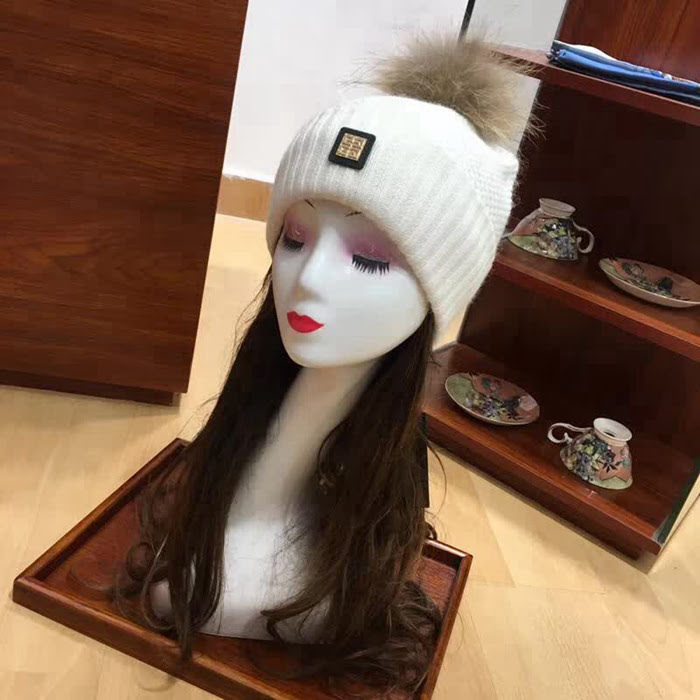 GIVENCHY紀梵希 新款 保暖又時尚兔絨加羊絨圍巾帽子套裝 LLWJ8721