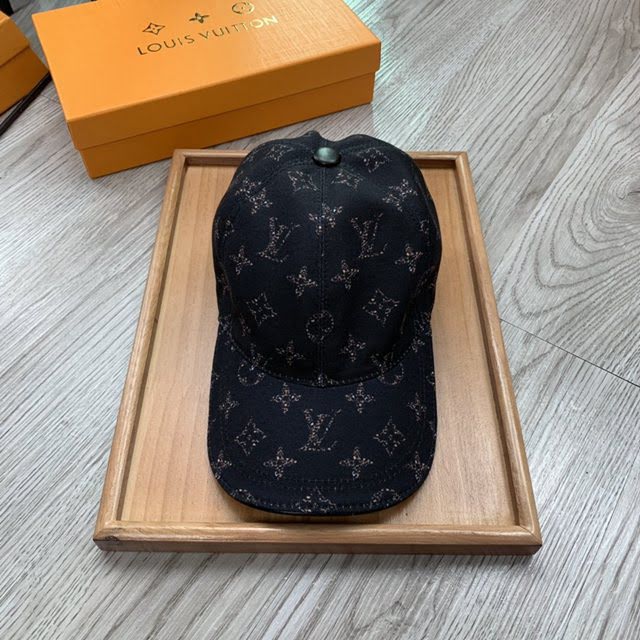 LV新品男士帽子 路易威登經典黑白印花棒球帽鴨舌帽  mm1335