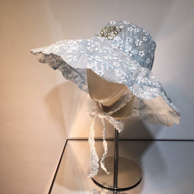 LOEWE新品女士帽子 羅意威小花帶繩蕾絲遮陽帽漁夫帽  mm1514