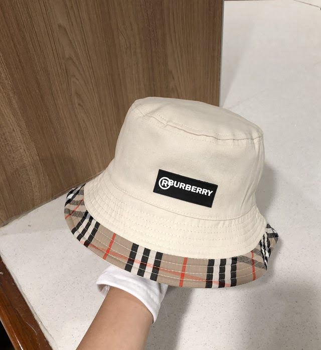 Burberry男女同款帽子 巴寶莉2021新款格子拼接純棉漁夫帽遮陽帽  mm1577