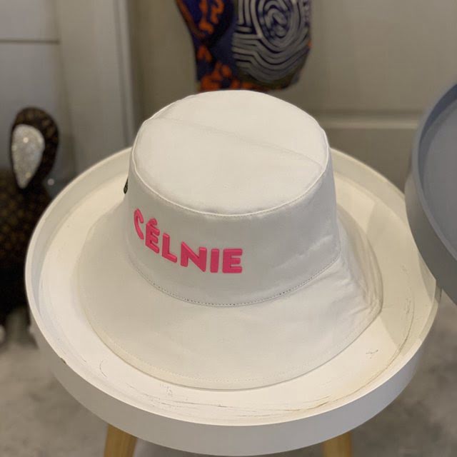 CELINE新品女士帽子 賽琳立體彩虹字母炫彩系列漁夫帽  mm1621