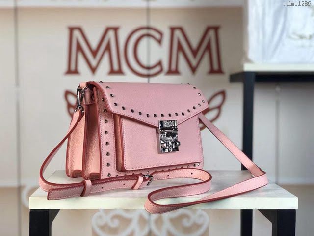 MCM女包 原單 6234小號 MCM@Patricia鉚釘輪廓斜挎包 MCM鏈條單肩包 MCM女斜跨包  mdmc1289