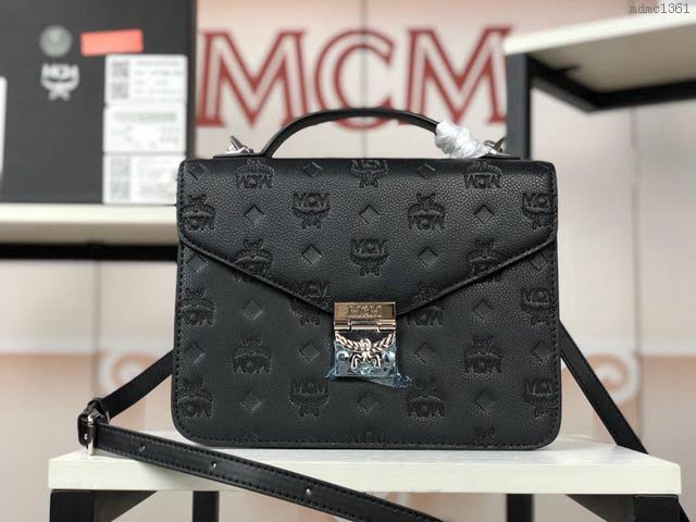 MCM女包 原單 6235 專櫃同步 Patricia打釘風琴包 翻蓋式搭配月桂鎖按扣 MCM單肩斜跨女包 MCM女手提包 手拎包  mdmc1361