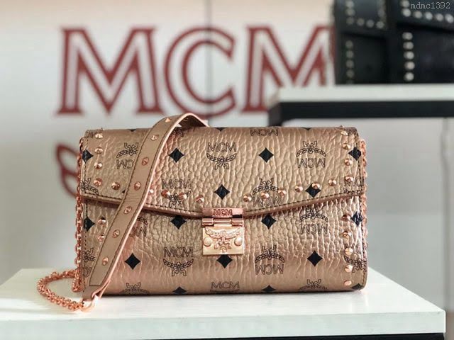 MCM女包 原單 6226打釘 MILLIE VISETOS鉚釘輪廓斜挎包 經典印花塗層帆布 MCM鏈條款 女單肩包  mdmc1392