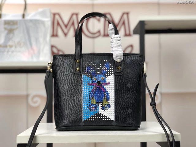MCM女包 原單 6203兔子打釘 飾有可愛圖案 Anya購物袋 MCM女手提包 手拎包 MCM斜挎單肩包  mdmc1420