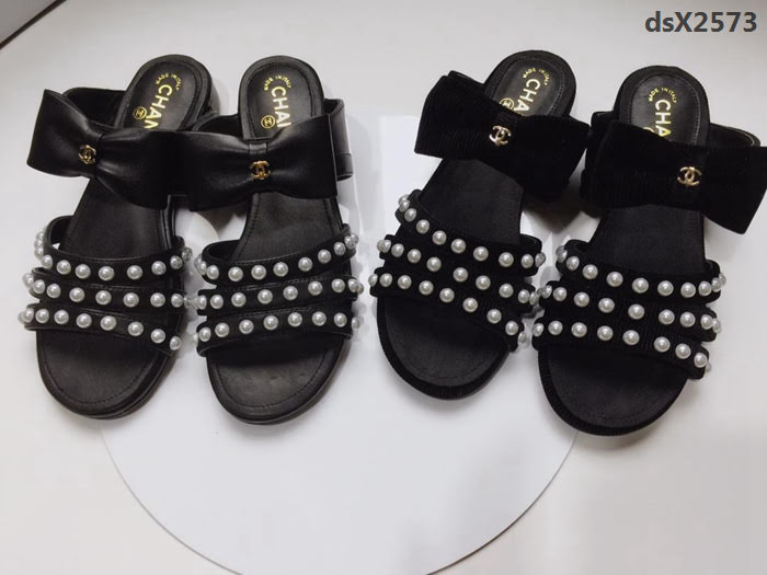 CHANEL香奈兒 19ss開春新款 珍珠帶子涼拖 潮女必備單品 時尚小羊皮拖鞋  dsX2573