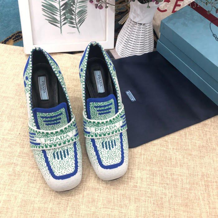 PRADA普拉達 2019頂級版本 刺繡系列 春夏時尚 粗跟方頭單鞋 網紅同款  ljl1036