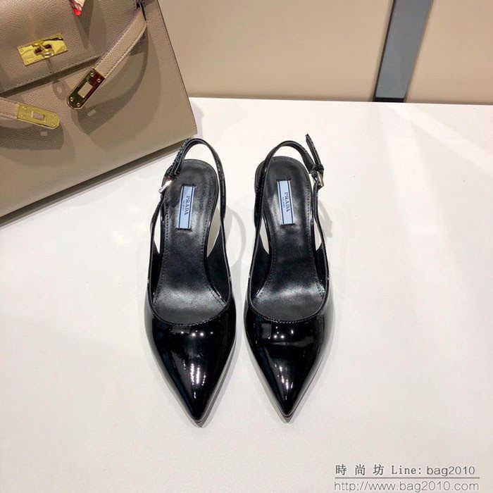 PRADA普拉達 2019早春新款 尖頭女涼鞋 牛皮面 綿羊皮內裏墊腳 中跟單鞋  ljl1471