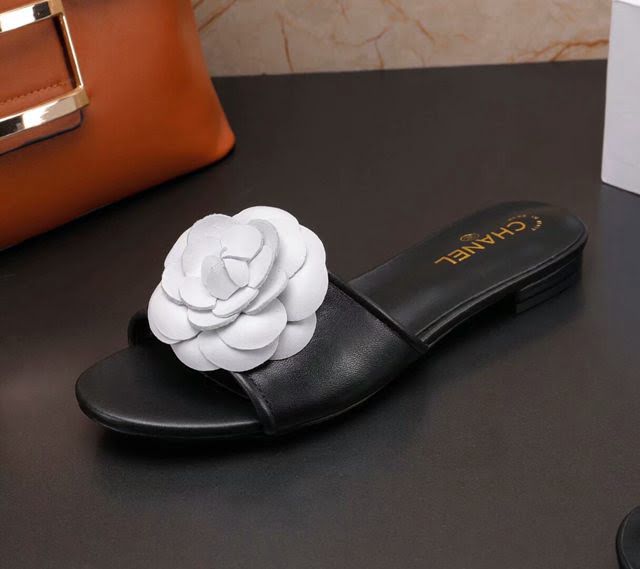 Chanel女鞋 香奈兒2020新款 山茶花平底拖鞋 白花黑色  naq1112