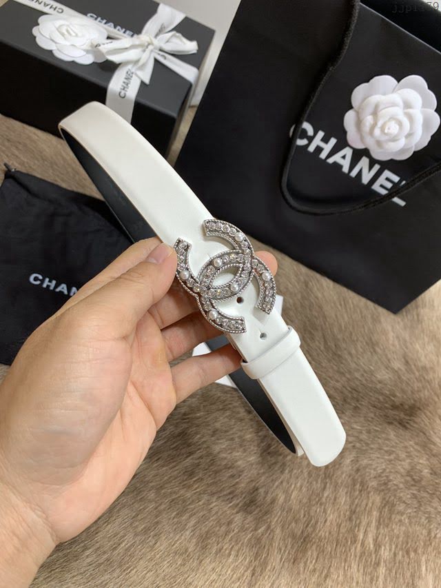 Chanel女士皮帶 香奈兒鑲嵌鑽石珍珠扣腰帶 香奈兒20新款字母LOGO秀款皮帶  jjp1179