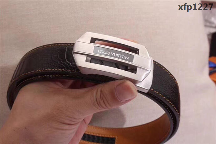 路易威登LV 雙面原版進口牛皮壓鴕鳥腳紋 316精鋼Z字母鋼自動扣 男士皮帶  xfp1227