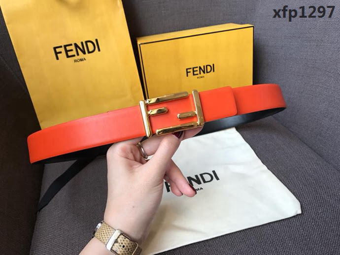 FENDI芬迪 實物拍攝 最新爆款 柔軟小牛皮皮帶 雙F標誌 BAGUETTE系列 時尚百搭款女款皮帶  xfp1297