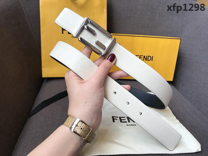 FENDI芬迪 實物拍攝 最新爆款 柔軟小牛皮皮帶 雙F標誌 BAGUETTE系列 時尚百搭款女款皮帶  xfp1298