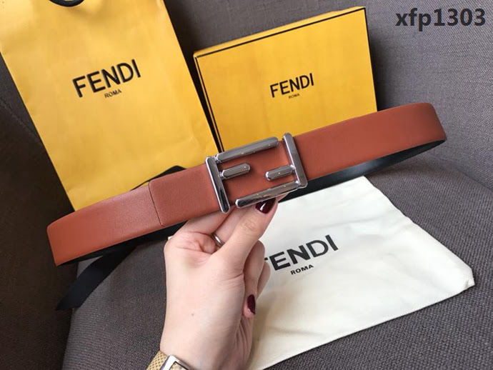 FENDI芬迪 實物拍攝 最新爆款 柔軟小牛皮皮帶 雙F標誌 BAGUETTE系列 時尚百搭款女款皮帶  xfp1303