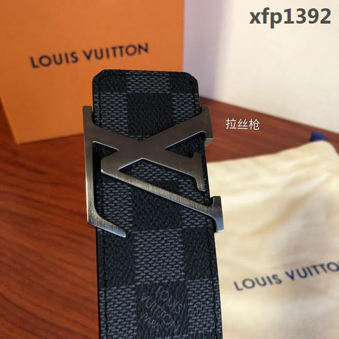 路易威登LV 原單品質 經典黑棋盤格 百搭款男士皮帶 M9808  xfp1392