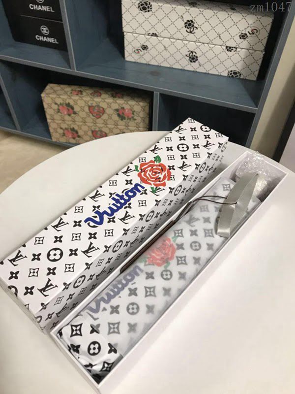 LV路易威登傘 超爆款 極品LV 2019火爆自動傘 四葉草 玫瑰花圖案 自動晴雨傘 防曬隔熱 防紫外線  zm1047