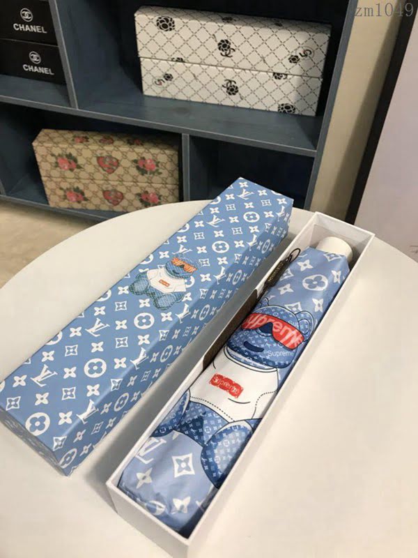 LV路易威登傘 年度最火爆 時尚單品 supremeX LV 聯名款 晴雨傘 防曬隔熱 防紫外線  zm1049