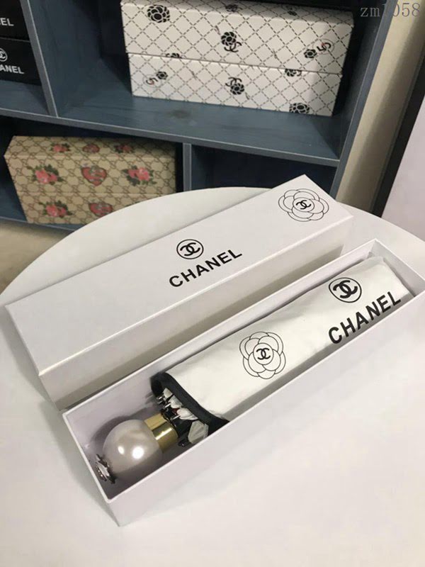 CHANEL香奈兒傘 火爆新款 山茶花搭配經典的香奈兒LOGO 珍珠球手柄 晴雨傘 防曬隔熱 防紫外線  zm1058