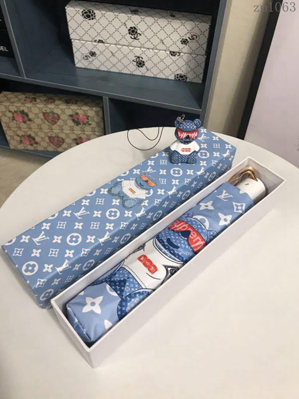 LV路易威登傘 全球熱賣 2018年度最火爆 時尚單品 supremeX LV 聯名款 晴雨傘 防曬隔熱 防紫外線  zm1063