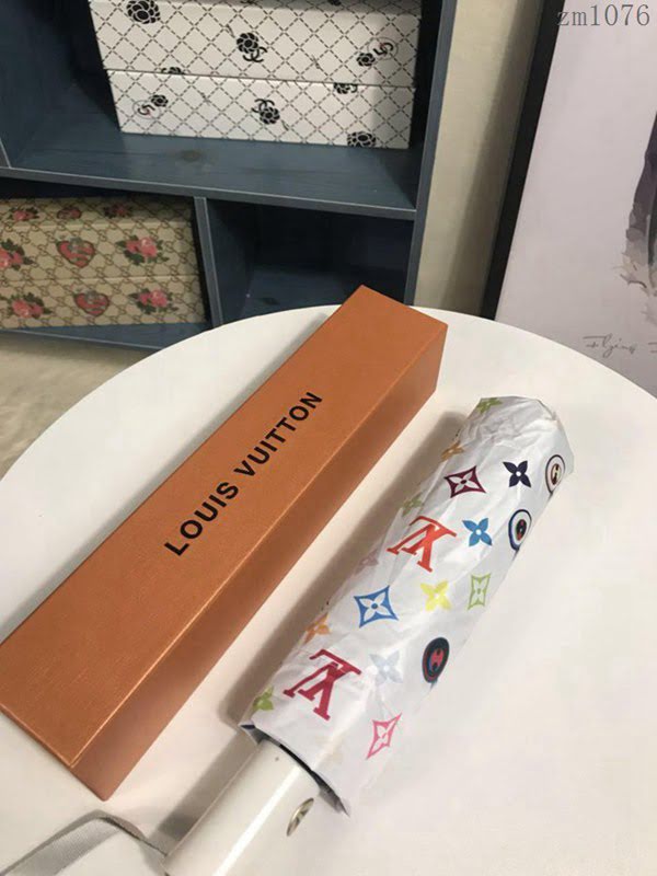 LV路易威登傘 最新爆款 專櫃夏季新款 全自動折疊晴雨傘 防曬隔熱 防紫外線  zm1076