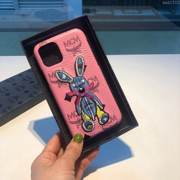 MCM兔子刺繡手機殼 官方同步 高品質 MCM蘋果手機套  mmk1102
