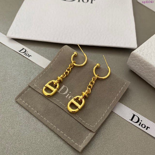 Dior飾品 迪奧經典熱銷新款耳吊 中款CD吊墜耳環  zgd1040