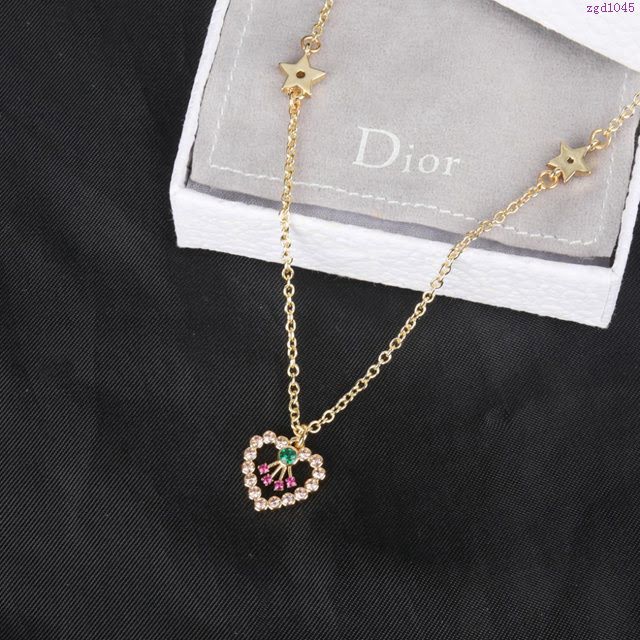 Dior飾品 迪奧經典熱銷款愛心字母項鏈  zgd1045