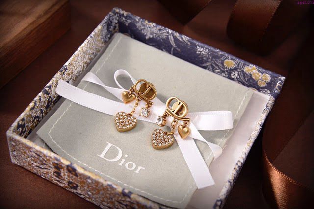 Dior飾品 迪奧經典熱銷款愛心耳釘耳環  zgd1078
