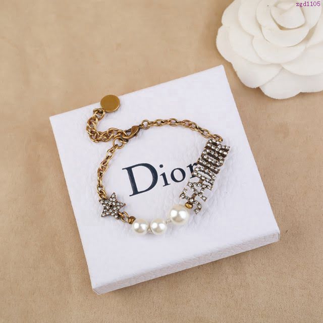 Dior飾品 迪奧經典熱銷款字母星星手鏈  zgd1105