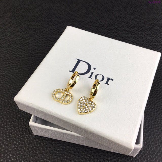 Dior飾品 迪奧經典熱銷款不對稱愛心CD耳釘耳環  zgd1234