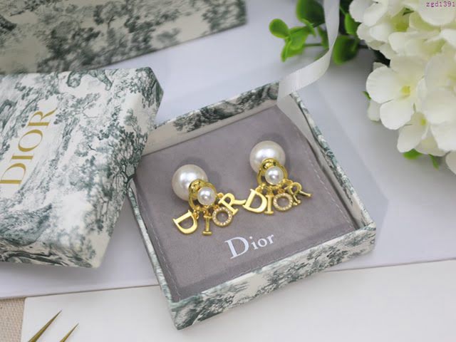 Dior飾品 迪奧經典熱銷款CD珍珠耳環耳釘  zgd1391